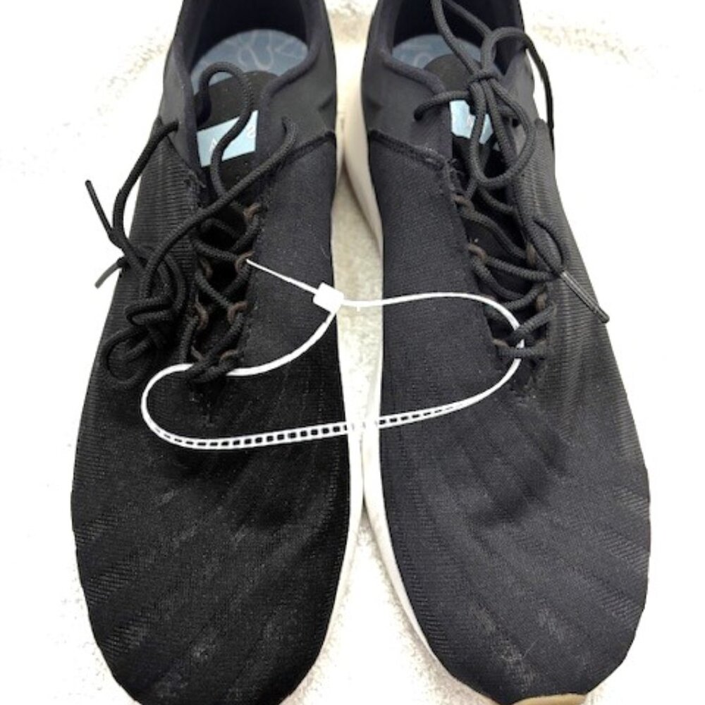 Saysh One multi purpose black sneaker NWOT Size 6-1/2